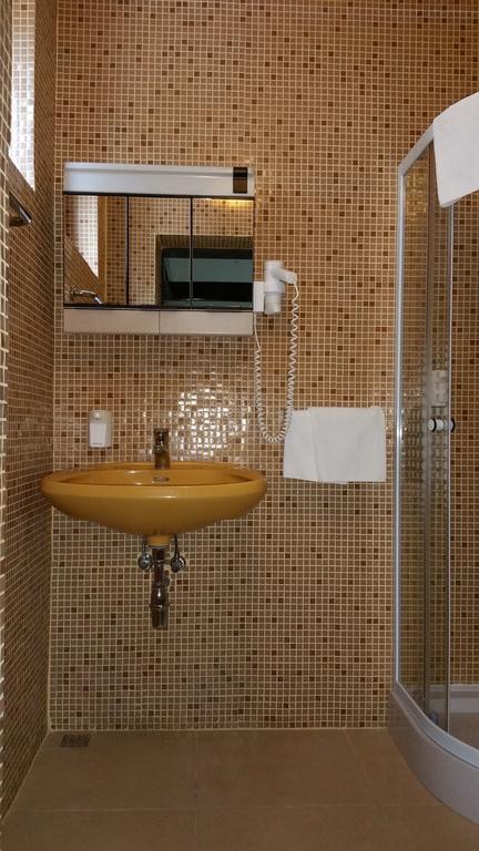 Hotel Conacul Balta Albă Extérieur photo
