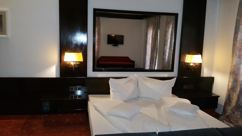 Hotel Conacul Balta Albă Extérieur photo