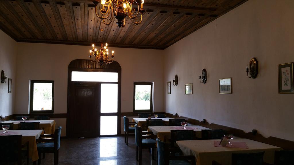 Hotel Conacul Balta Albă Extérieur photo